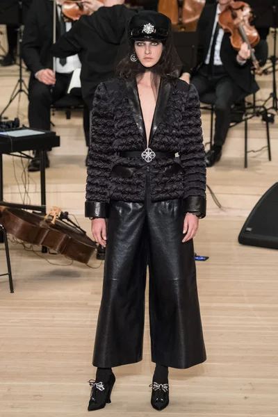 Look 57